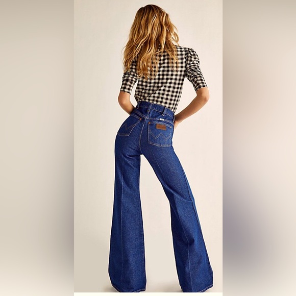 Wrangler Denim - 🎉HPx2🎉 NWOT Wrangler Wanderer 622 High Rise Flare 28x32